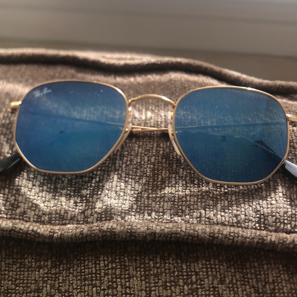 Hexagonal ray bans